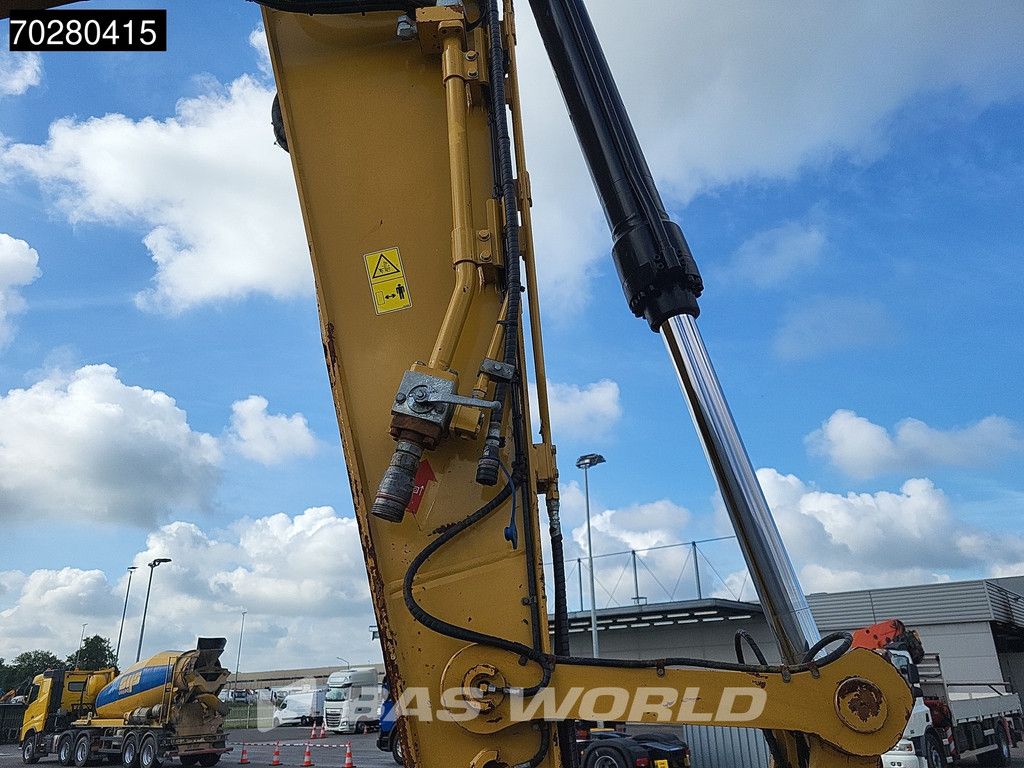 Caterpillar 325 F L