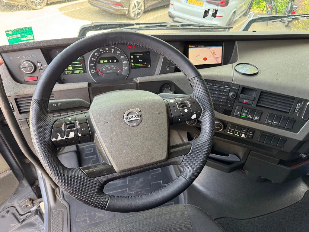 Volvo FH 460 Globetrotter XL I-Park Cool 2x tank VEB+ NL Truck