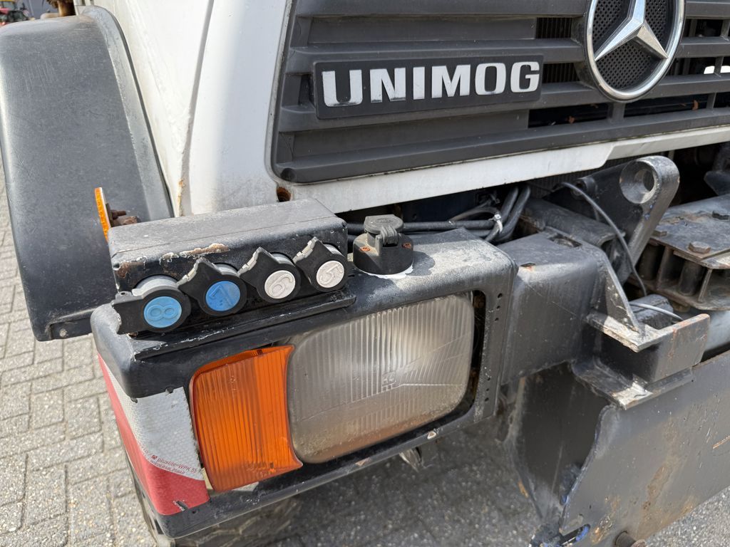 Mercedes Benz (Unimog) Unimog U418/10