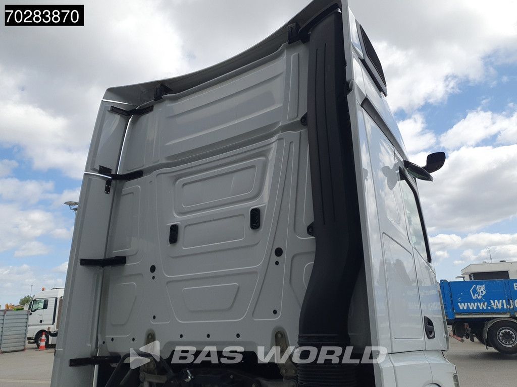 Mercedes Actros 1842 4X2 Mega GigaSpace Retarder Mirrorcam