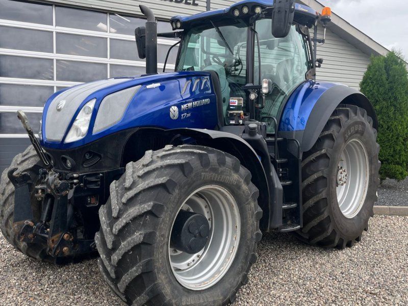 New Holland T7.315 Auto Command BluePower med frontlift