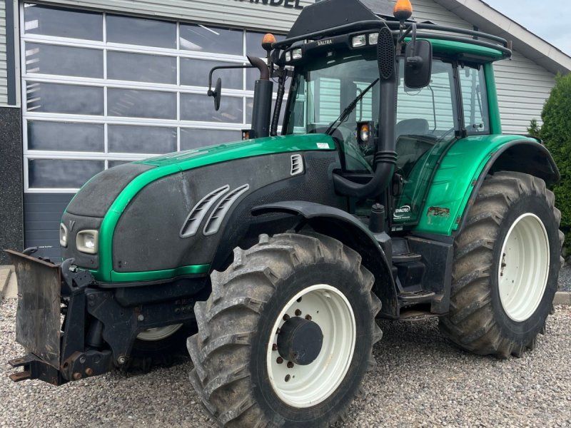 Valtra T202 Direct med skovinddækning og frontlift