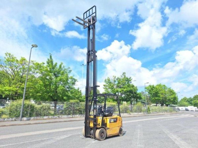 Caterpillar EP25KP