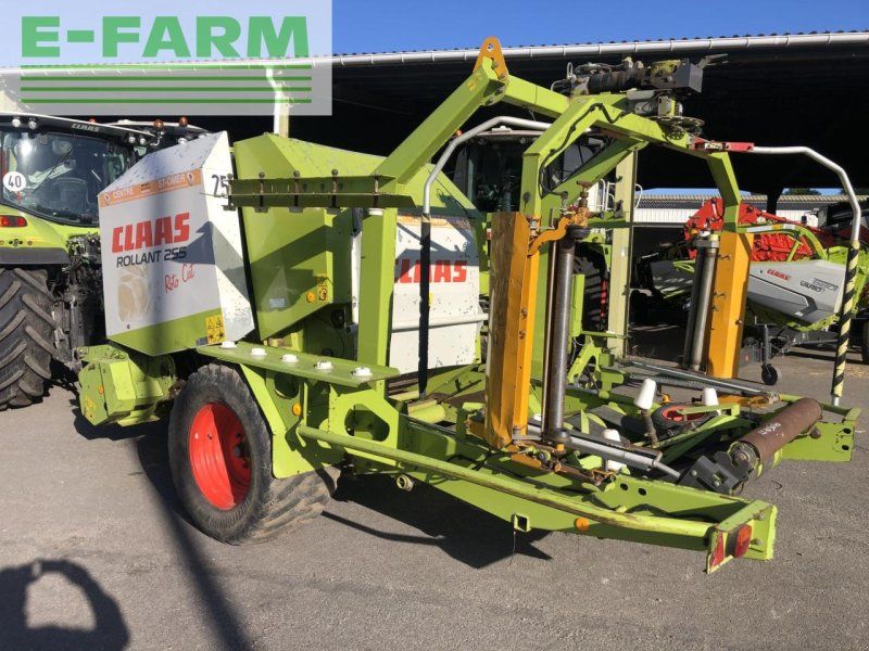 Claas rollant 255 rc uniwrap