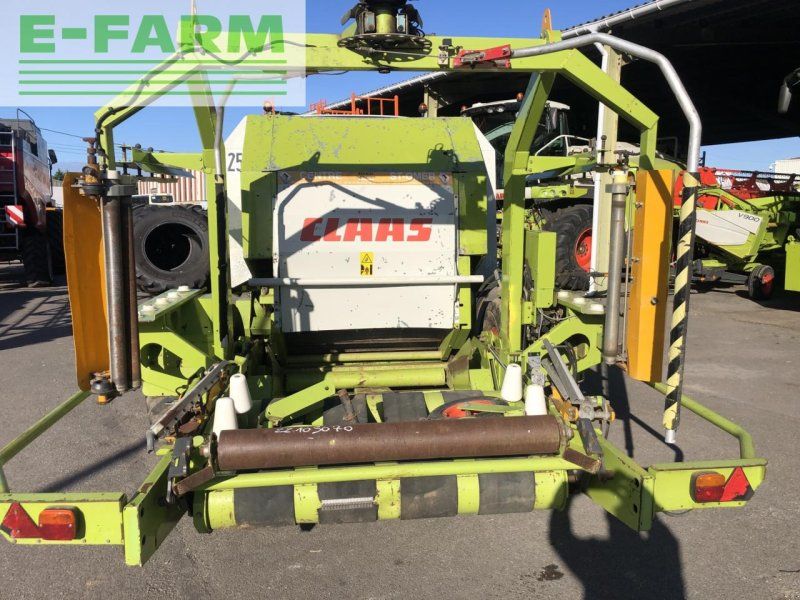 Claas rollant 255 rc uniwrap