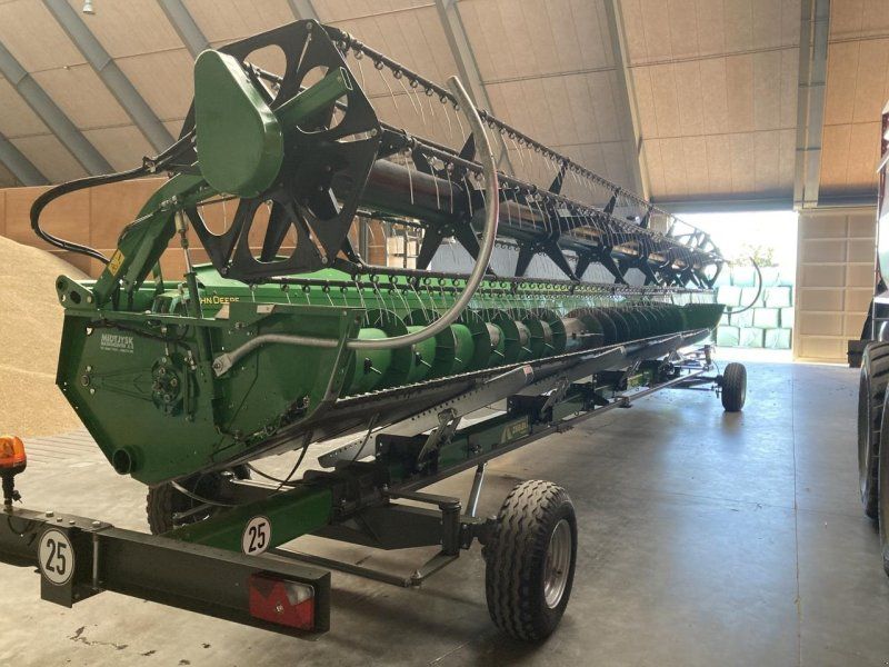 John Deere 635R