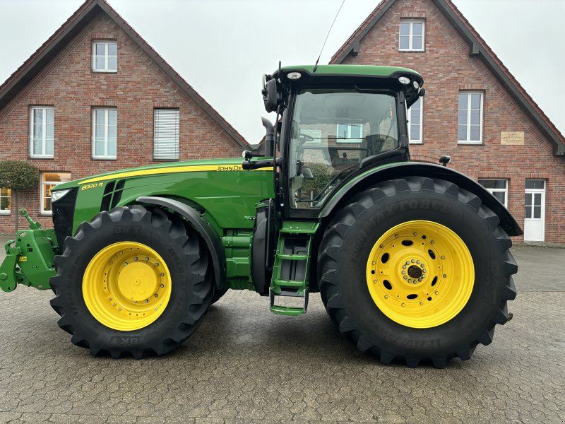 John Deere 8320R Interne Nr. 3779
