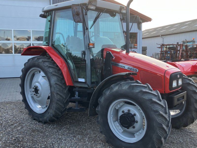 Massey Ferguson 4255 med læsser 4255