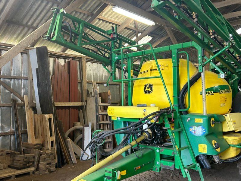 John Deere 732 Trailersprøjte 24 m. 732