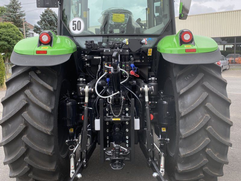 Deutz-Fahr 6135 C TTV mit elektr. Steuergeräten und Frontladerschwinge