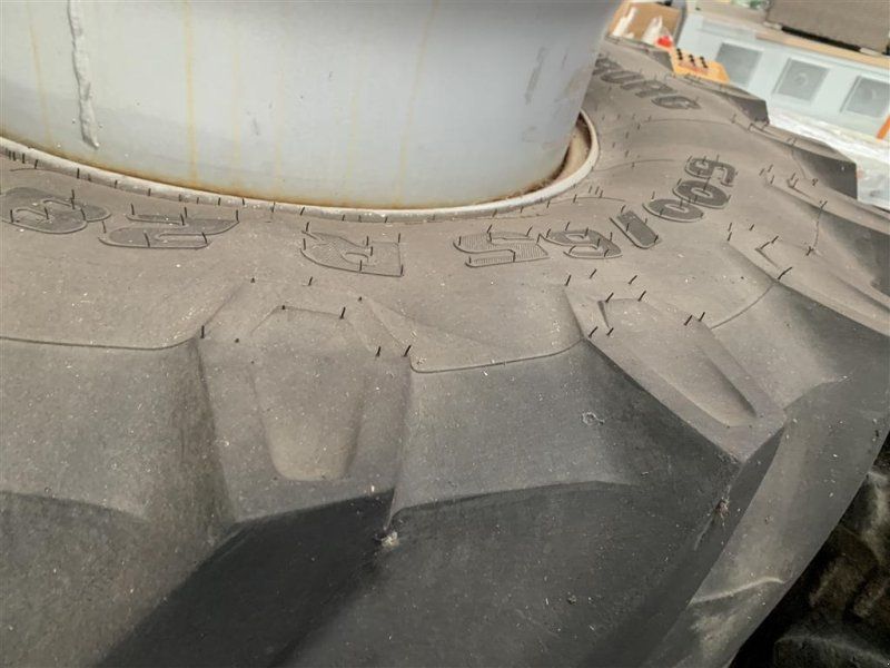 AP 600/65R28