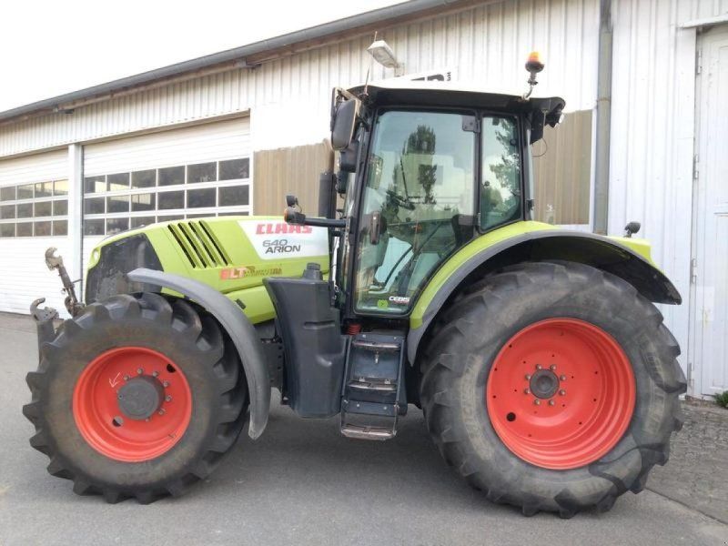 Claas ARION 640