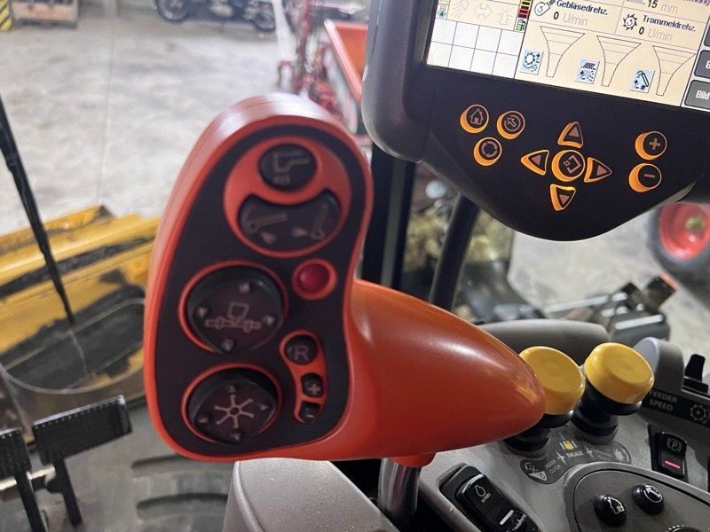 New Holland CX 8060