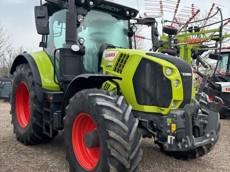 Claas Arion 550