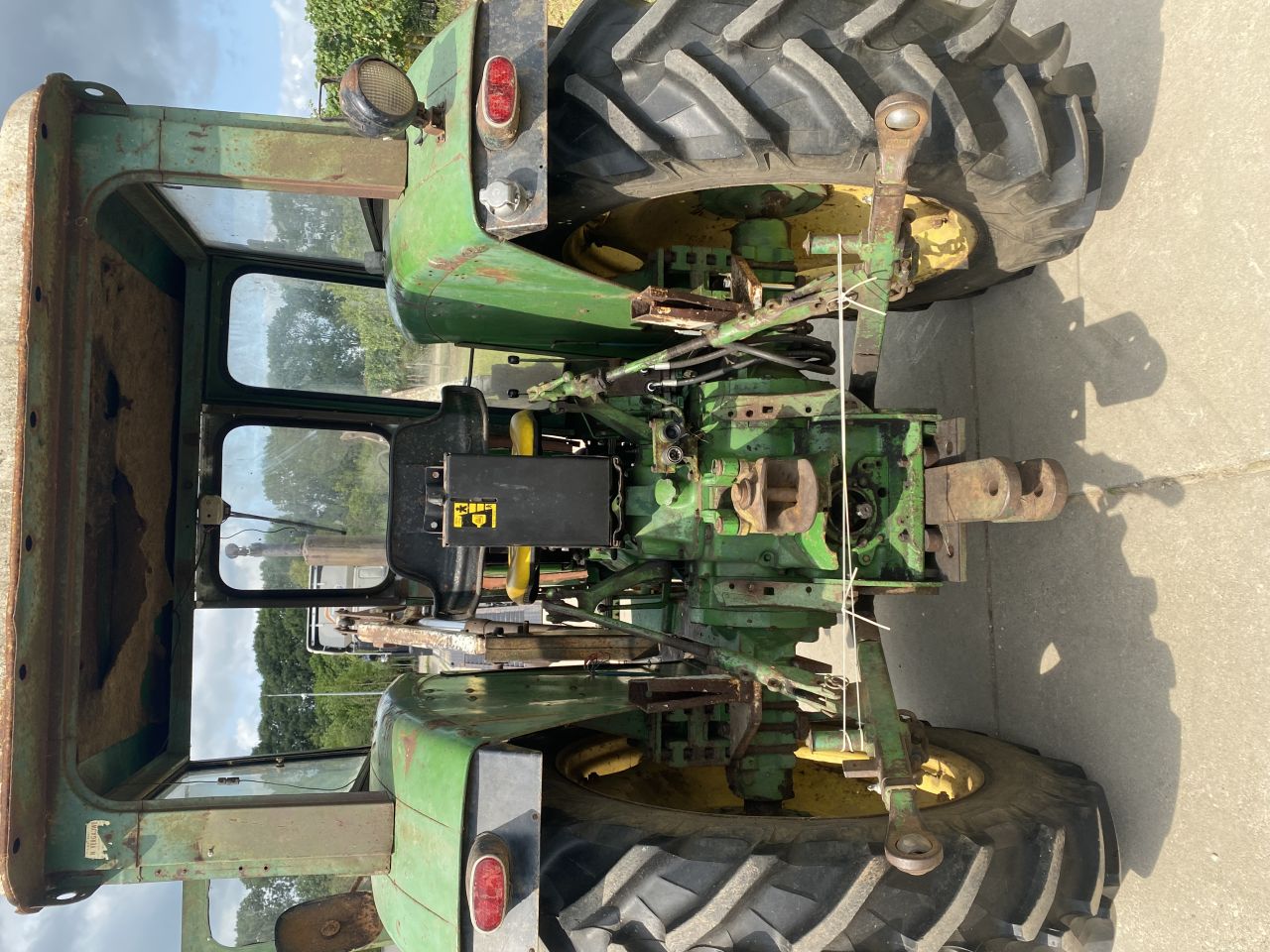 John Deere 2120