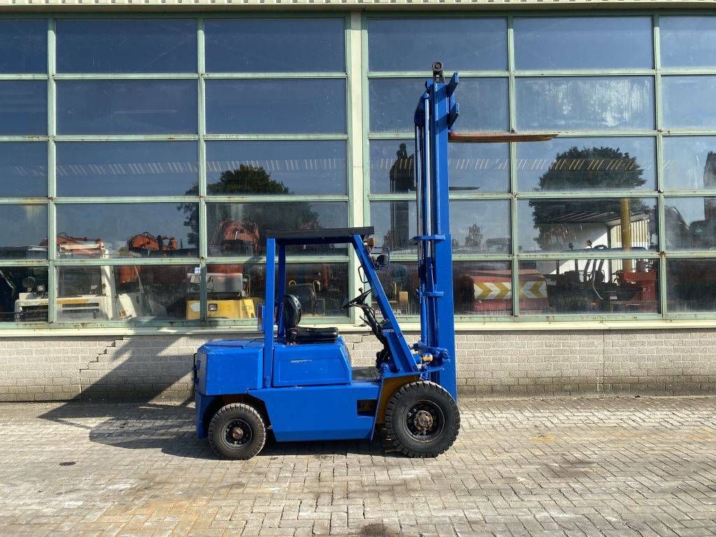 Komatsu FD 28-10