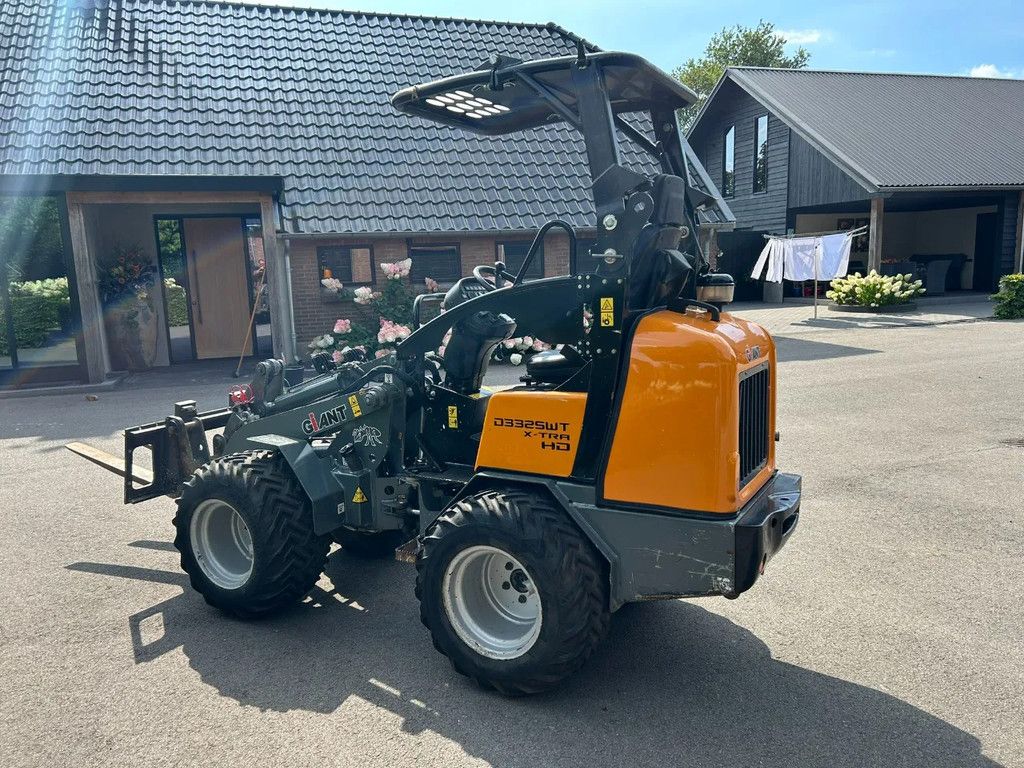 Giant D332SWT X-tra HD