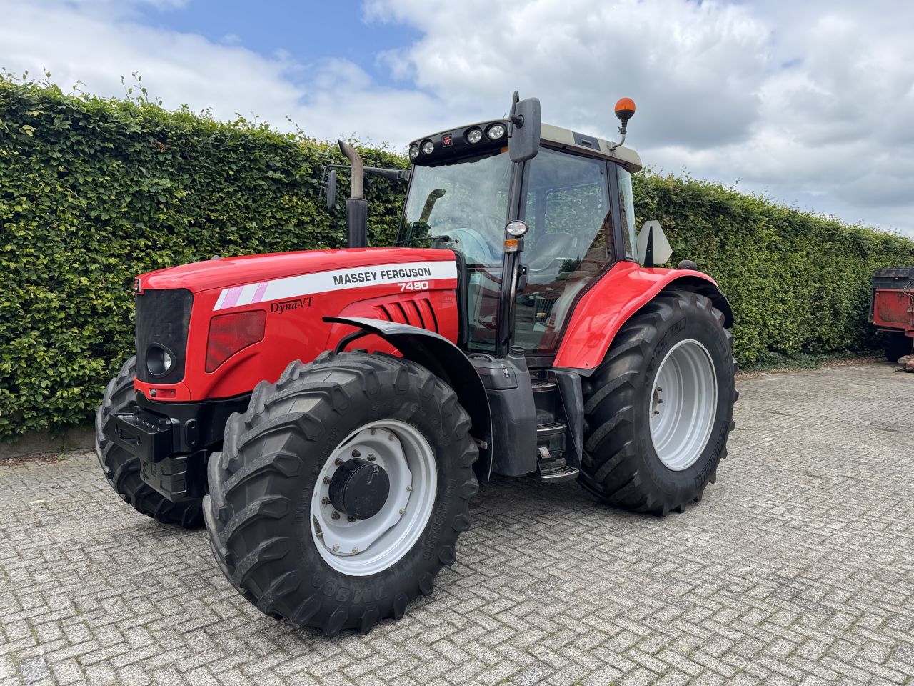 Massy Ferguson 7480VT met maar 5682 uur!