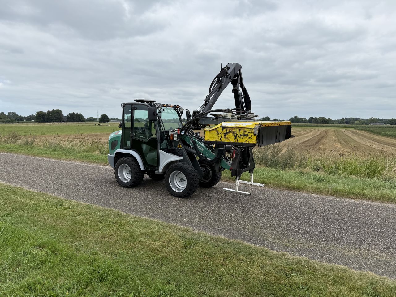 Kramer KL12.5 shovel met maaiarm, MC Connel, Becx snoeidek,