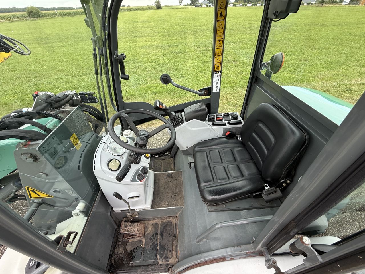 Kramer KL12.5 shovel met maaiarm, MC Connel, Becx snoeidek,