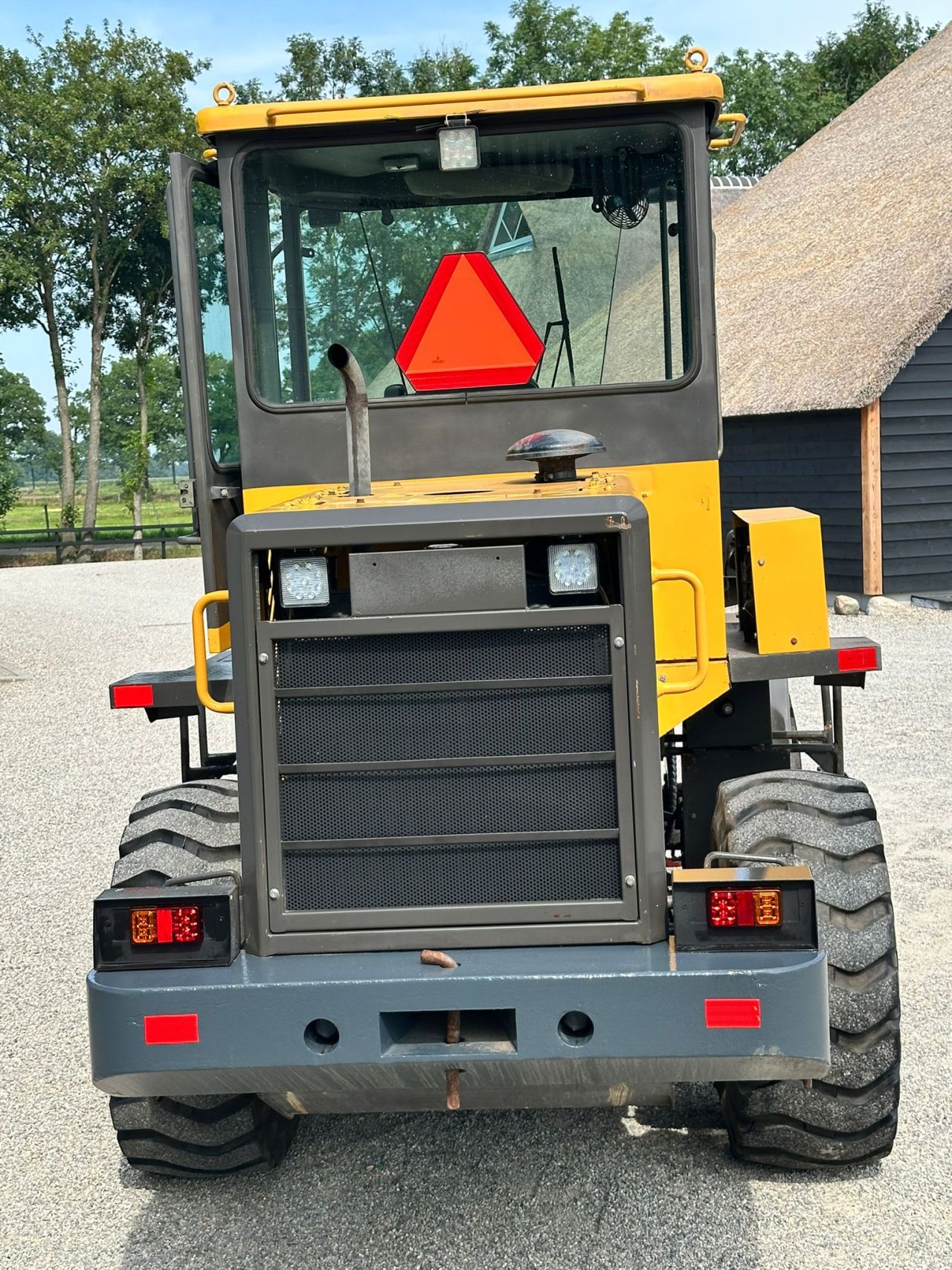 TE KOOP: zeer nette JINCHENG 918 shovel