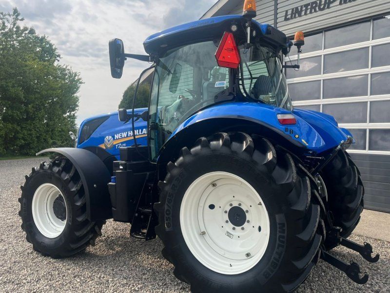 New Holland T7.175 RangeCommand med frontlift. Meget velholdt gård .