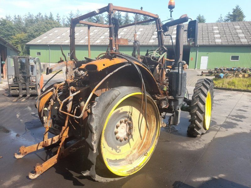 John Deere 6215R