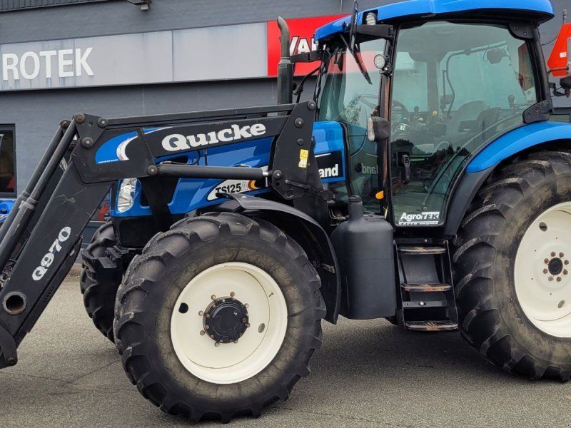 New Holland TS125A
