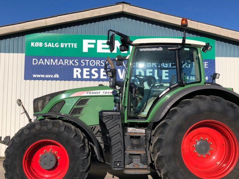 Fendt 724 Vario S4 Profi Plus Med Front PTO