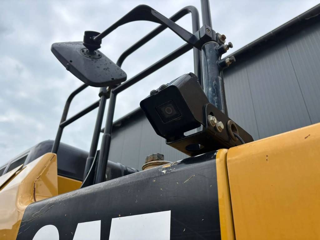 CAT 330F L