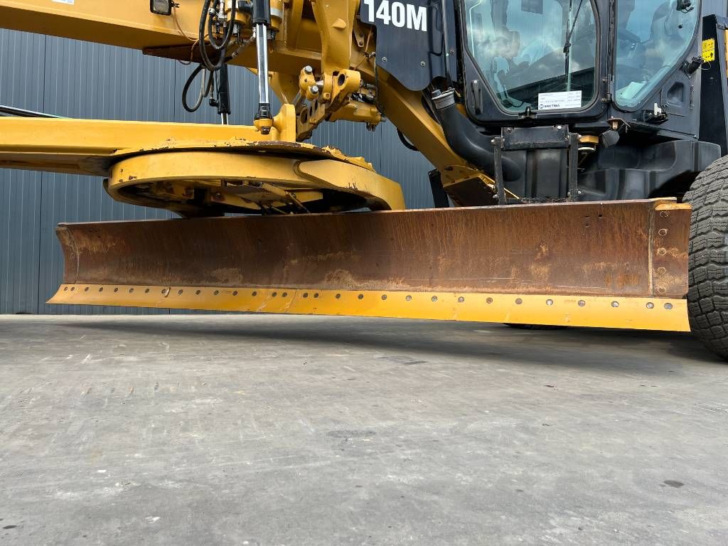 CAT 140M