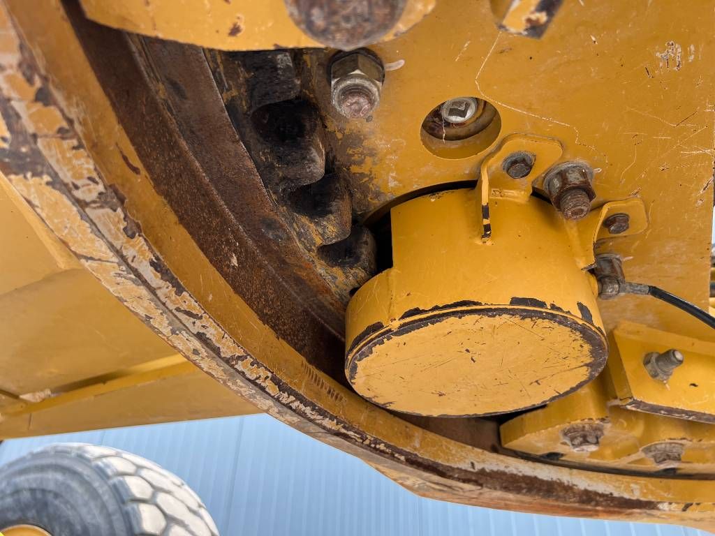 CAT 140M3