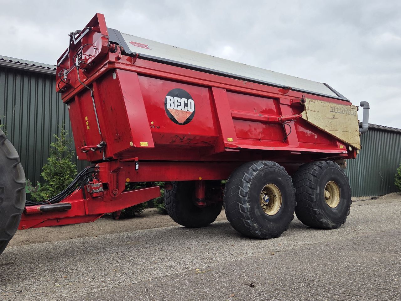 Beco Gigant 240 Gronddumper zandkipper