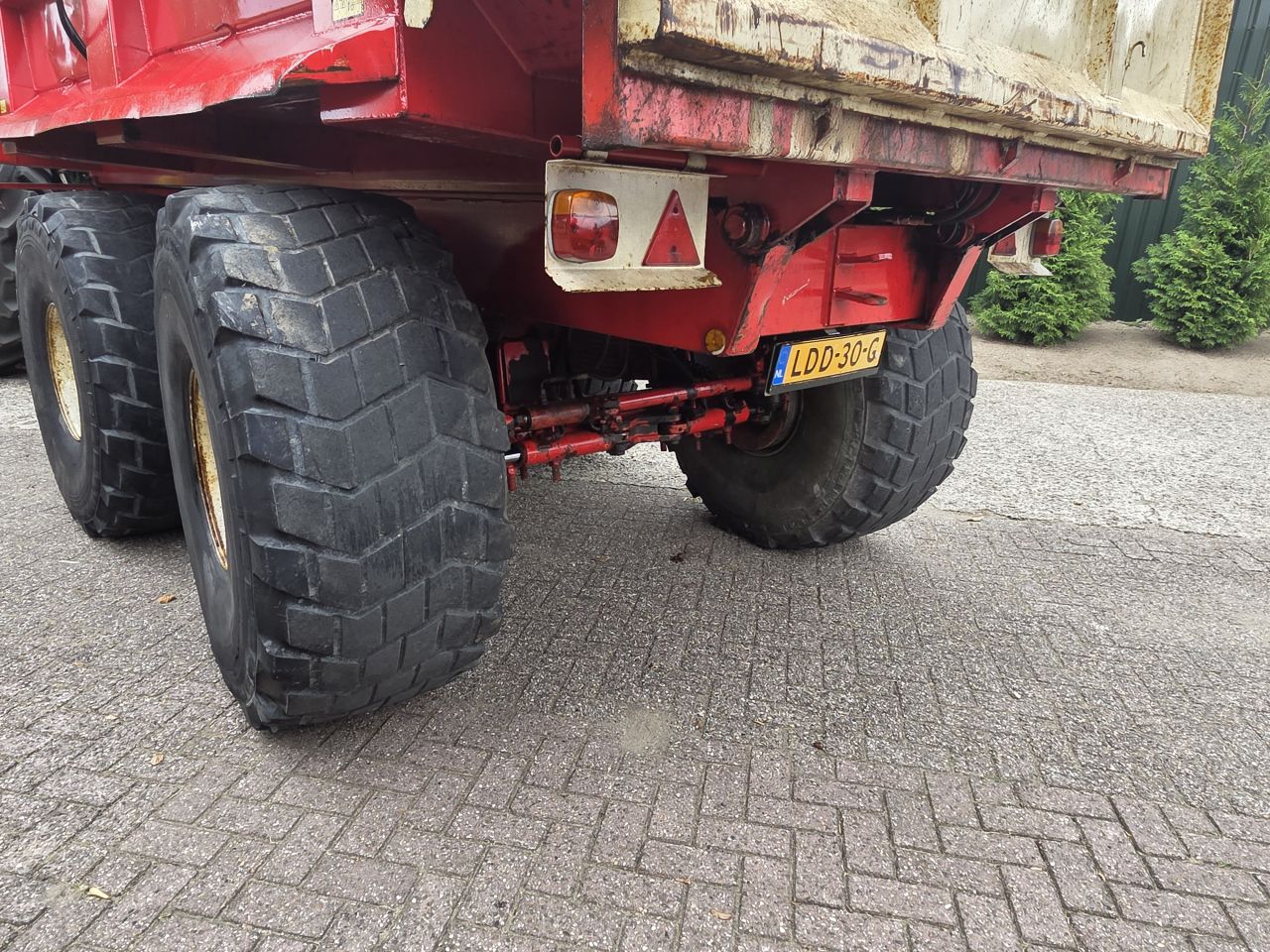 Beco Gigant 240 Gronddumper zandkipper