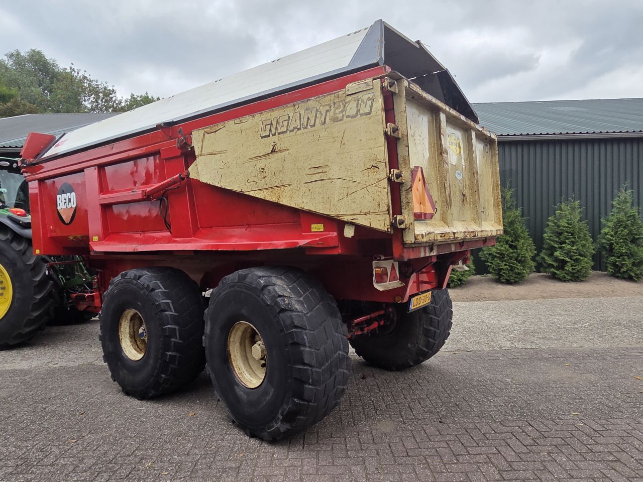 Beco Gigant 240 Gronddumper zandkipper