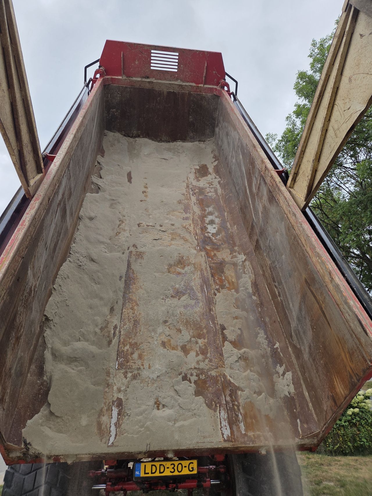 Beco Gigant 240 Gronddumper zandkipper