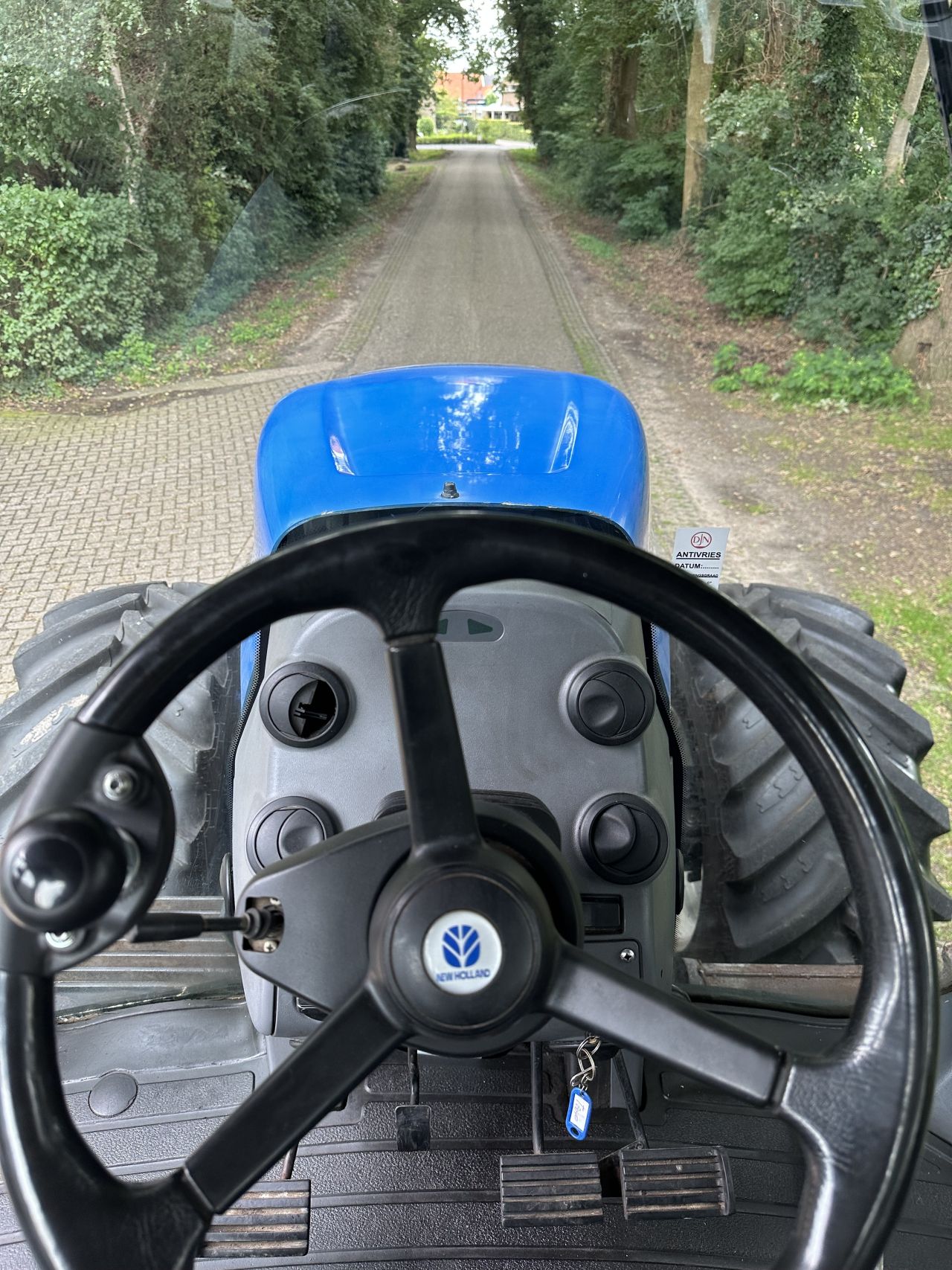 New Holland T8040