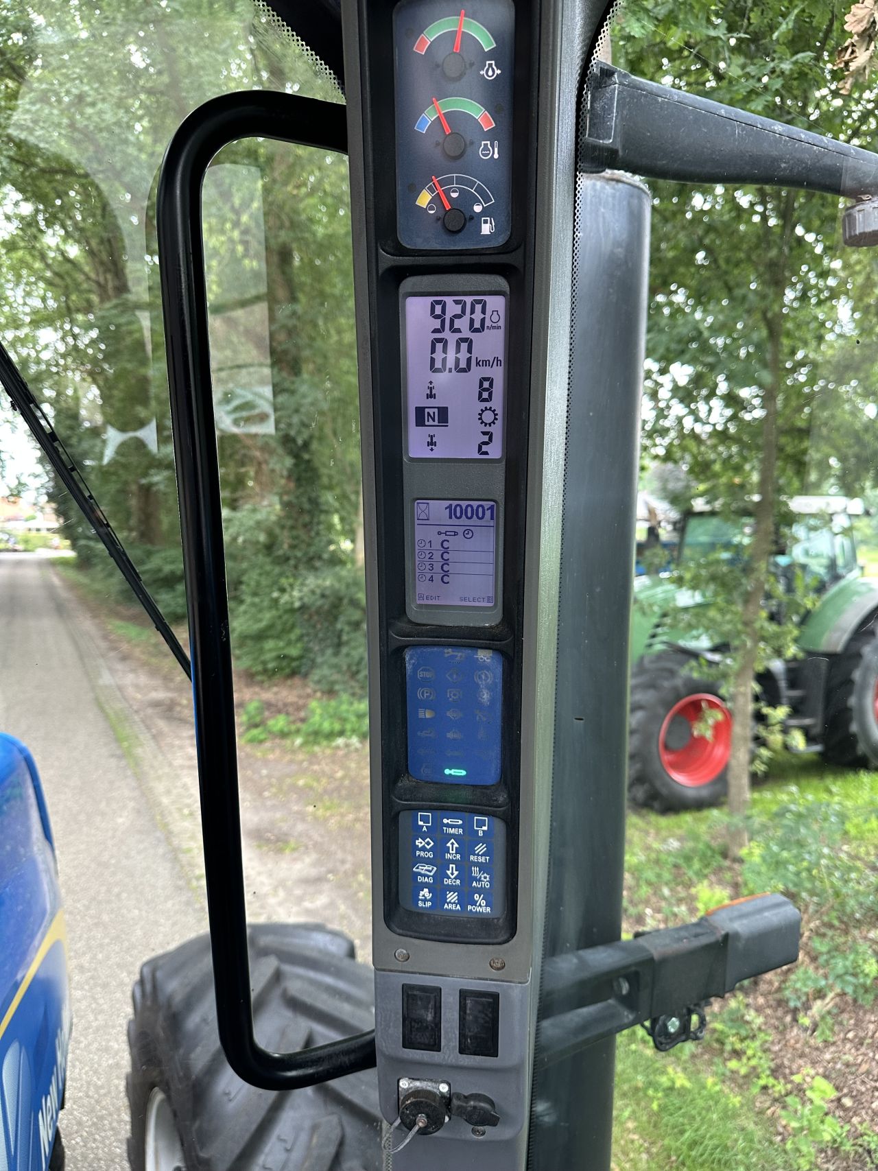 New Holland T8040