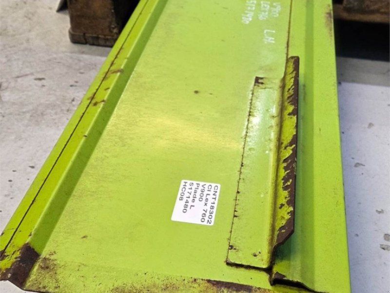 Claas V900