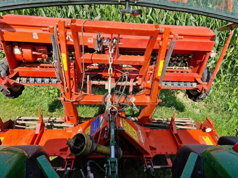 Kuhn Kreiselge HRB 302 D mit Semo 99
