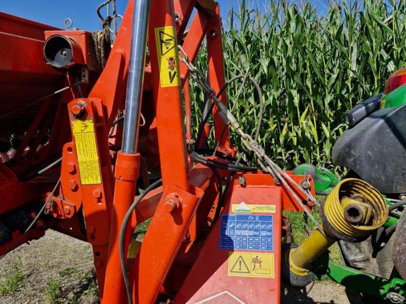 Kuhn Kreiselge HRB 302 D mit Semo 99