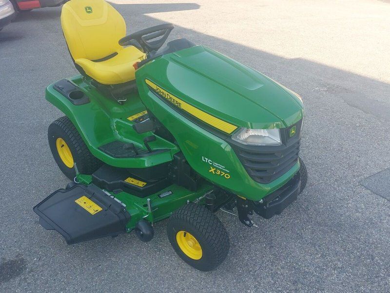 John Deere X370