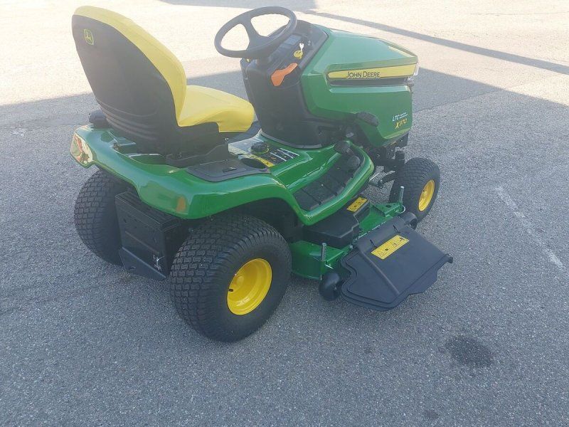 John Deere X370