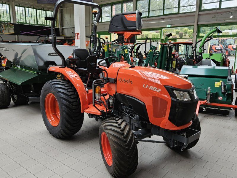 Kubota L1-382 HST