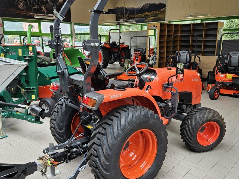 Kubota L1-382 HST