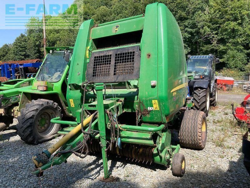 John Deere 854