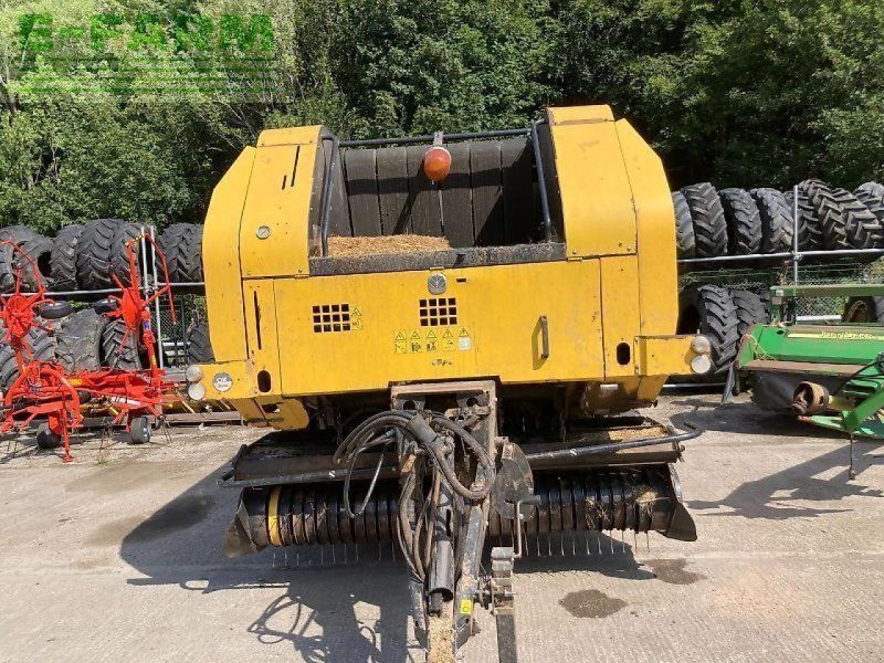 New Holland br7060