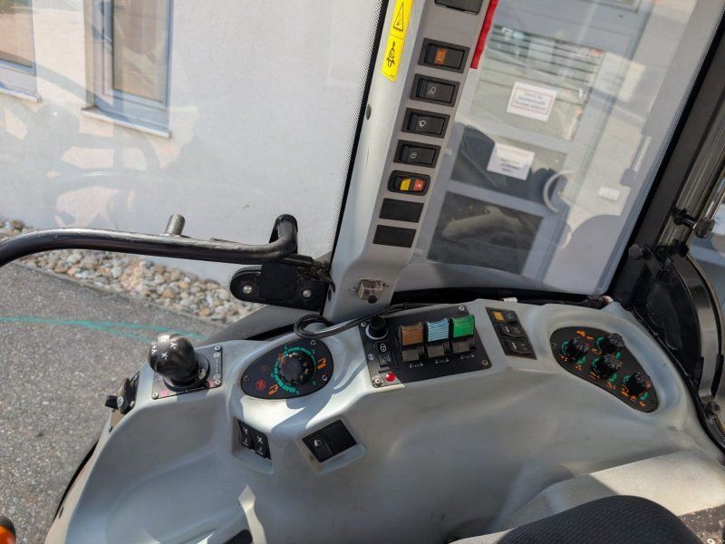 New Holland T4.90 F