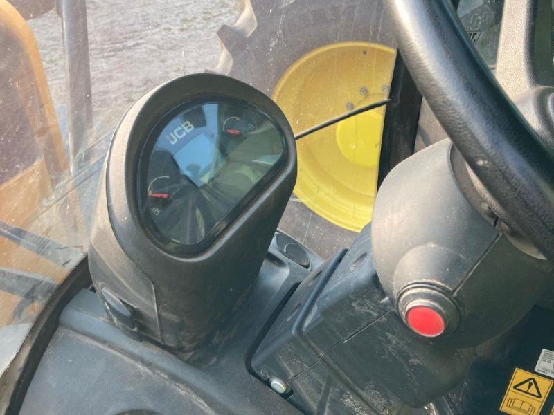 JCB TM 220