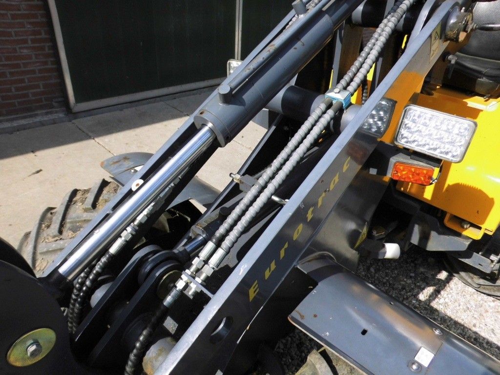 Eurotrac W 12